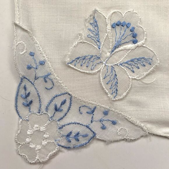 Embroidered Something Blue Bride Handkerchief 3D Wedding Cottage Core Granny Vtg - Picture 2 of 3